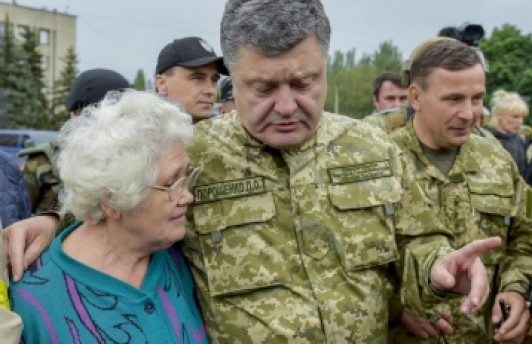 Порошенко обеспечит жителей Донбасса питанием и медикаментами