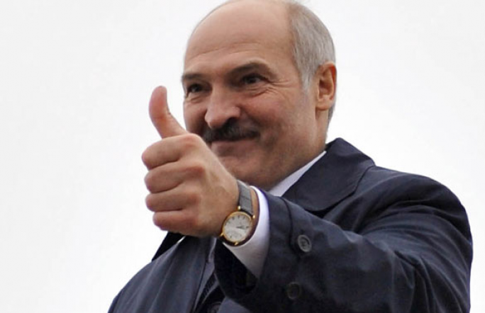 Лукашенко призывает священнослужителей заводить детей. Видео