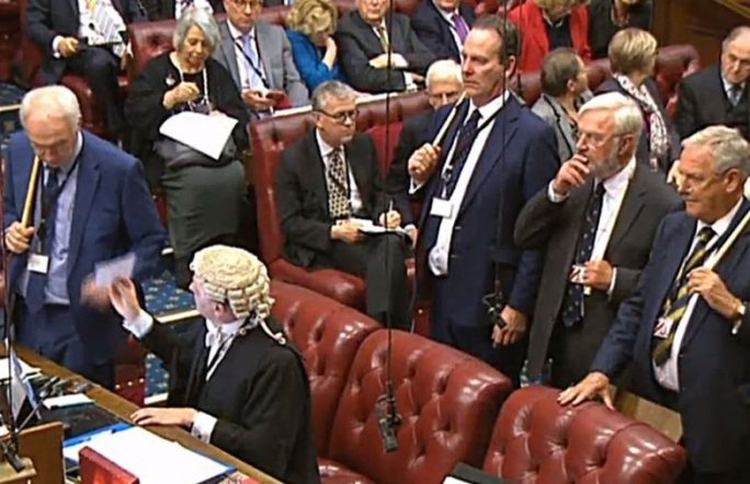 Палата лордов не стала утверждать законопроект о "брексите"
